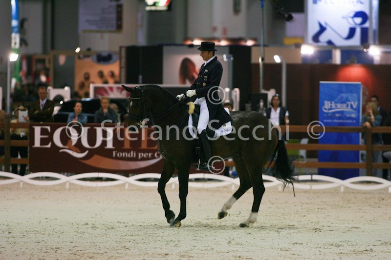 LAUGKS_MEGGLE\'S WELTTALL_MILANO_2011_SS2_2457.jpg